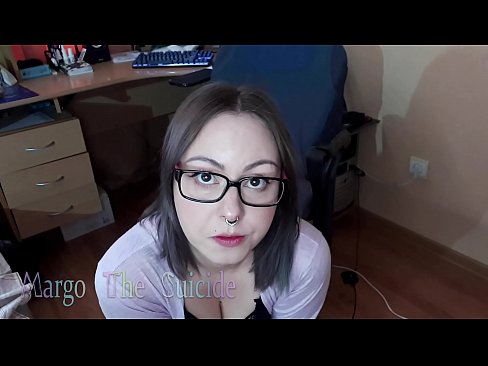 ❤️ Eynəkli Seksual Qız Kamerada Dildosunu Dərindən Əyir ❤❌ Seks videosu bizdə